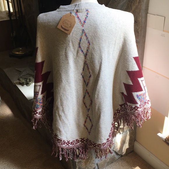 NWT! Kori Sleeved Poncho - Picture 5 of 7